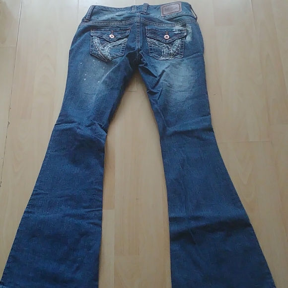 Low-rise flare wash jeans - Picture 2 of 4